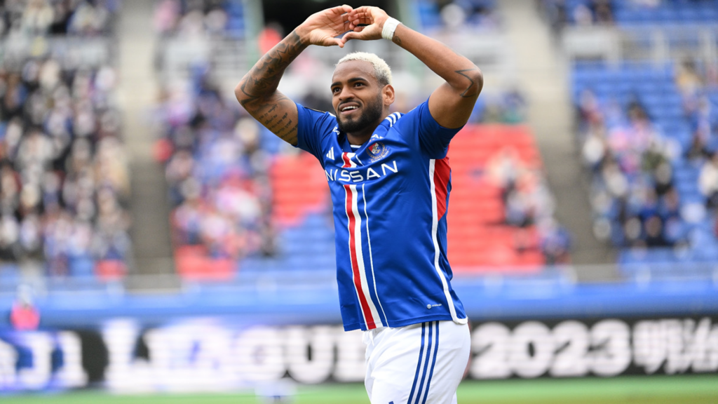 Botafogo faz proposta pelo atacante Anderson Lopes, do Yokohama Marinos