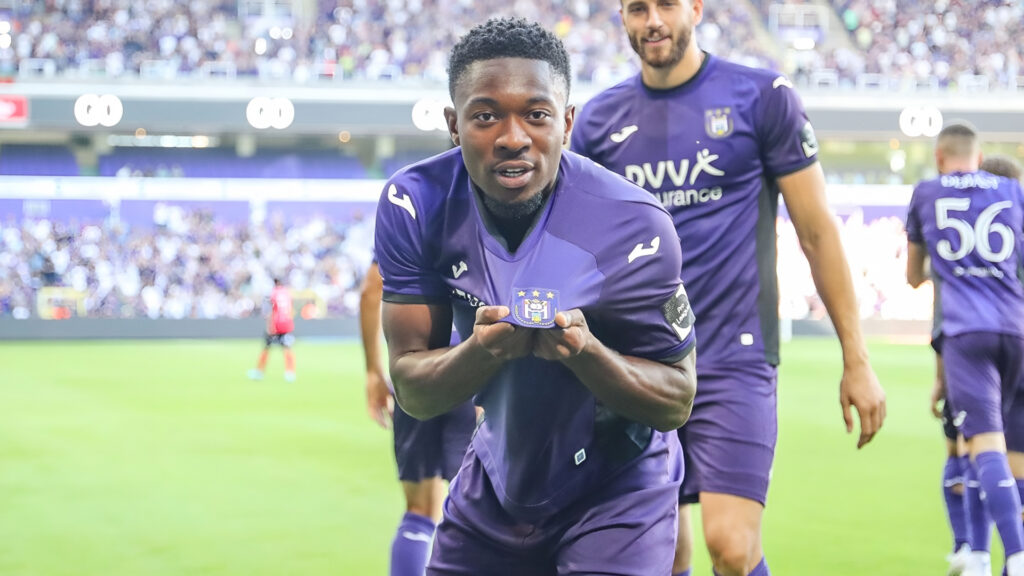 Grêmio acerta com o atacante belga Francis Amuzu, que estava no Anderlecht